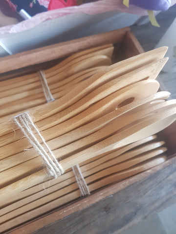 Bamboo utensils set